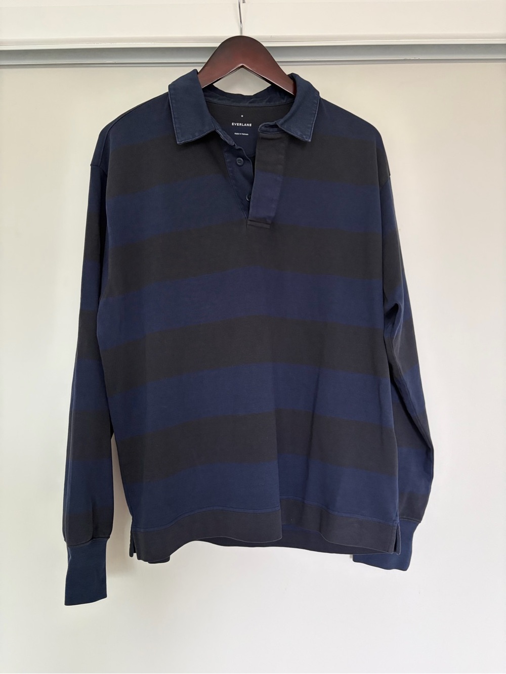 Everlane Men's Navy and Black Striped Rugby Polo